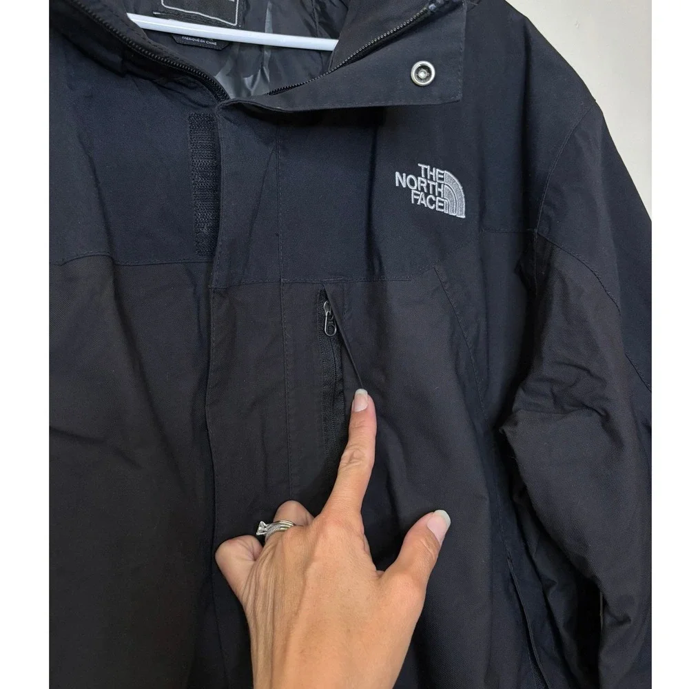 The North Face HyVent Black Waterproof Hooded Rain Jacket Mens XL Skier Shell